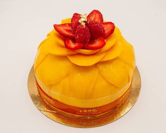 Gold Leaf Mango Lava Cake (金箔芒果熔岩蛋糕)